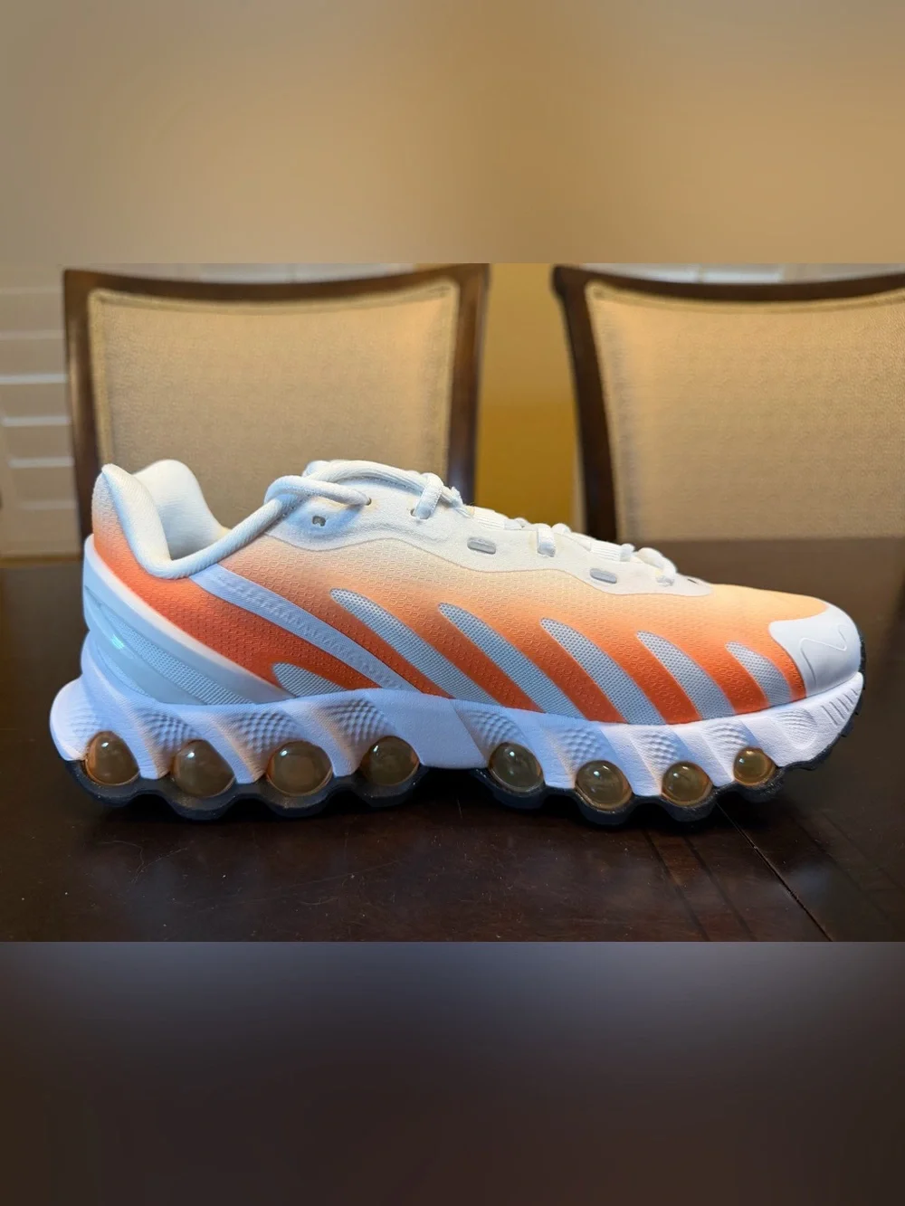 New Nike Air Max DN8 Orange White Sneaker Shoes Size US 6.5Y